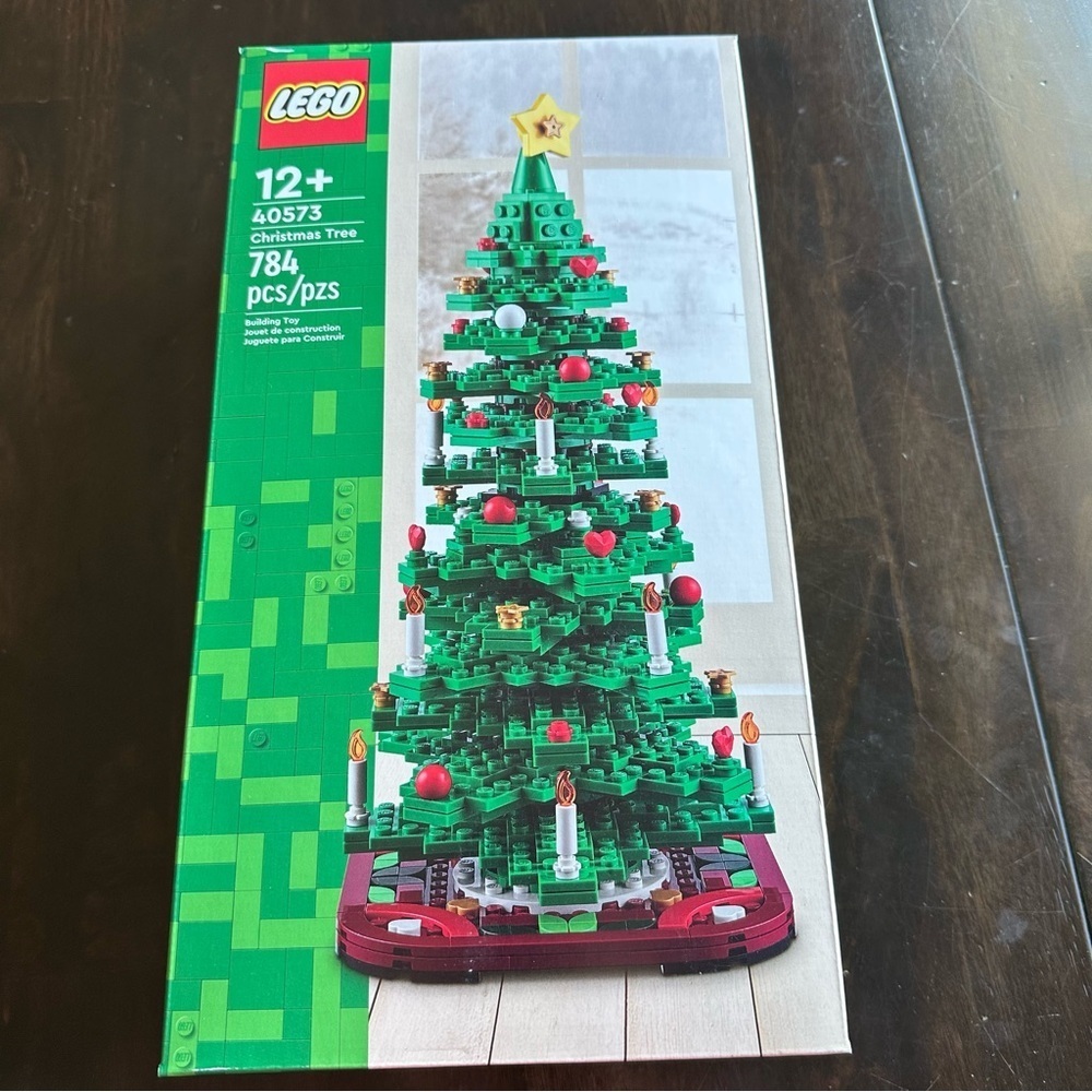 LEGO 40573 Christmas Tree Set • 784 pcs • 2-in-1 Holiday Build • New - Picture 2 of 9